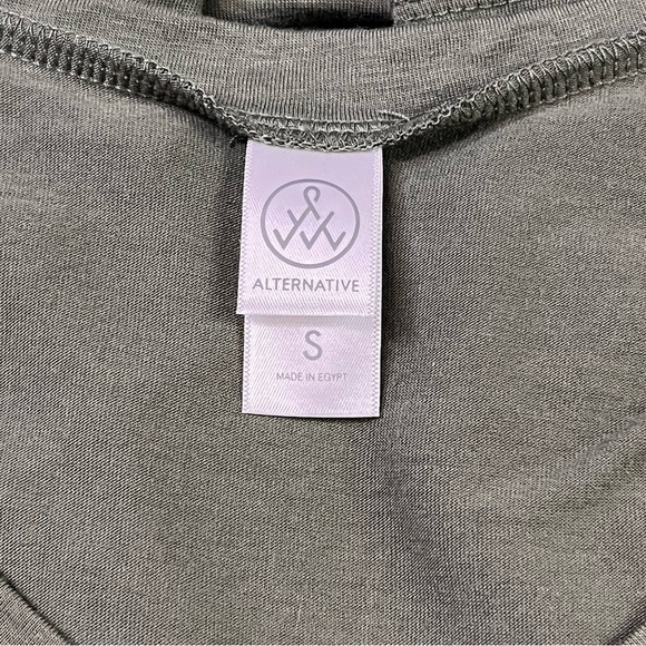 NWOT Wild Heart Olive Green T-Shirt Size Small - Picture 5 of 5